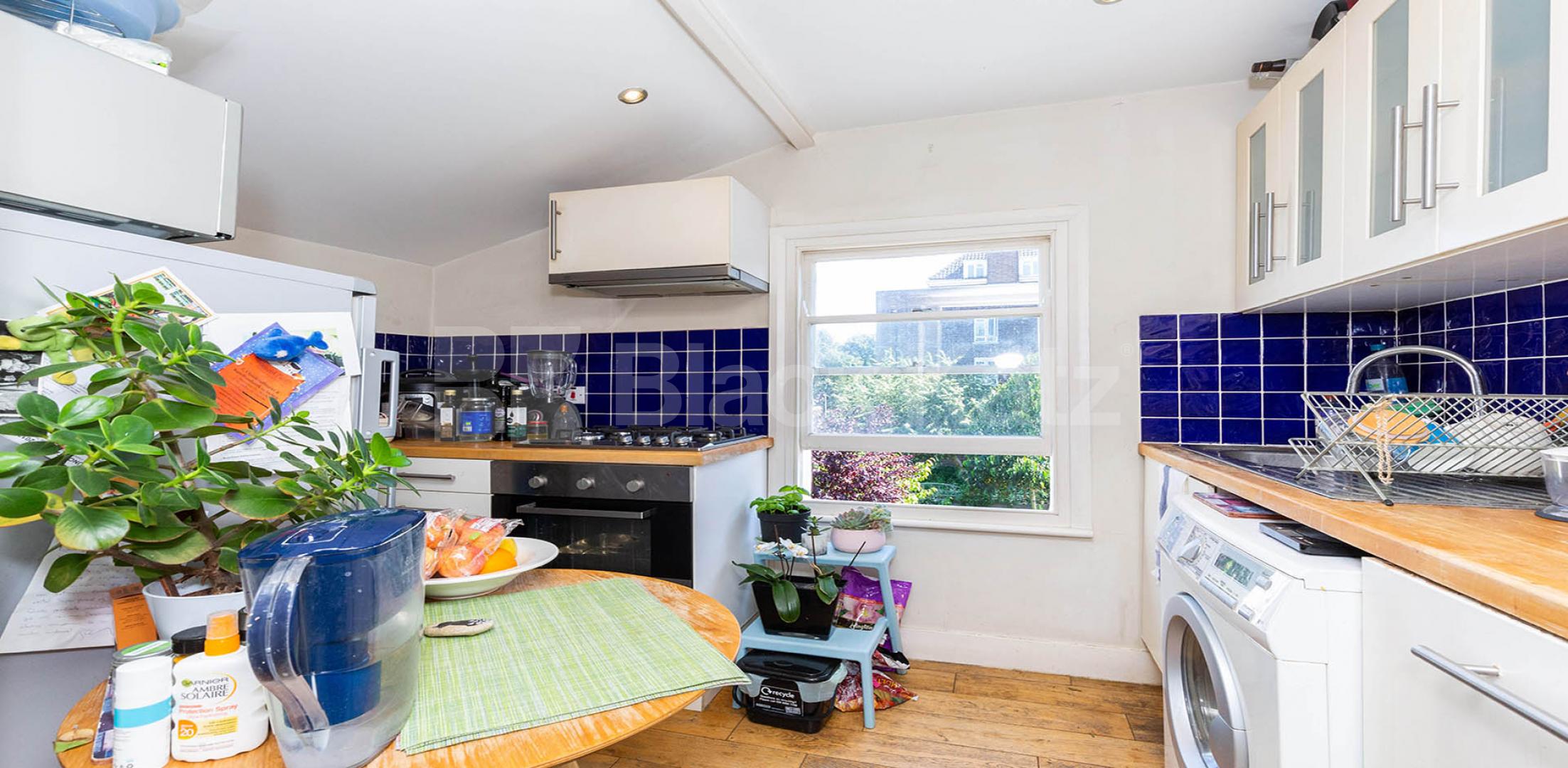 			SPLIT LEVEL 2 BED, 2 Bedroom, 1 bath, 1 reception Flat			 Cornwall Road, FINSBURY PARK